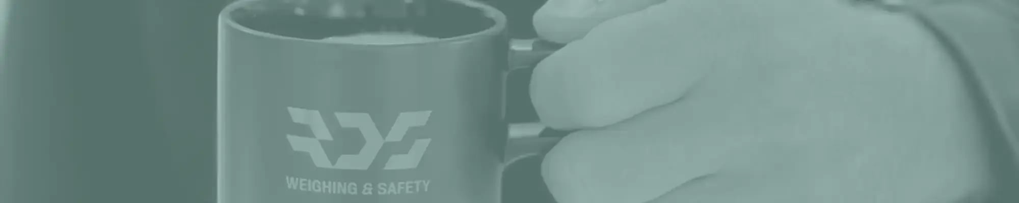 Dit is een tas koffie met het logo van RDS Weighing & Safety erop