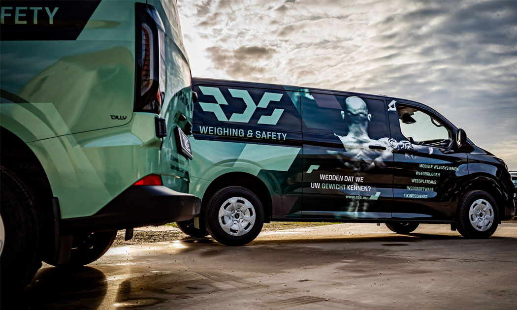 Dit is de beletterde bestelwagen van RDS Weighing & Safety Dit is de beletterde bestelwagen van RDS Weighing & Safety