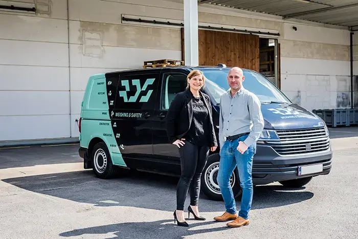 Dit zijn de zaakvoerder van RDS Weighing & Safety Jurgen Gheeraert en zijn echtgenote Aimée Buyck