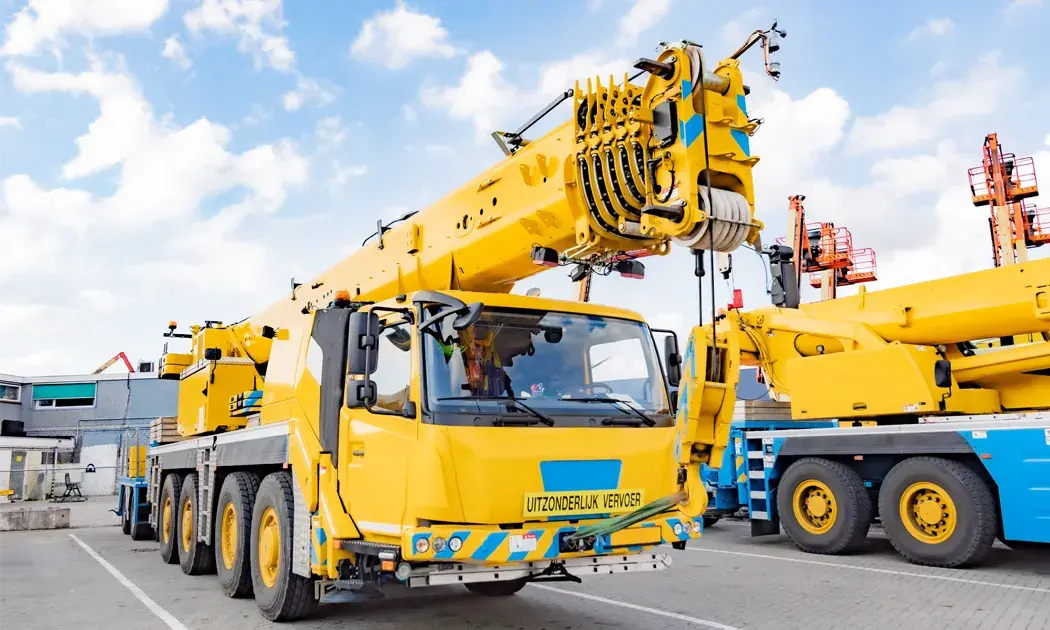 Dit is een mobiele telescoopkraan waarop een Orlaco LoadView camerasysteem door RDS Weighing & Safety geplaatst werd.