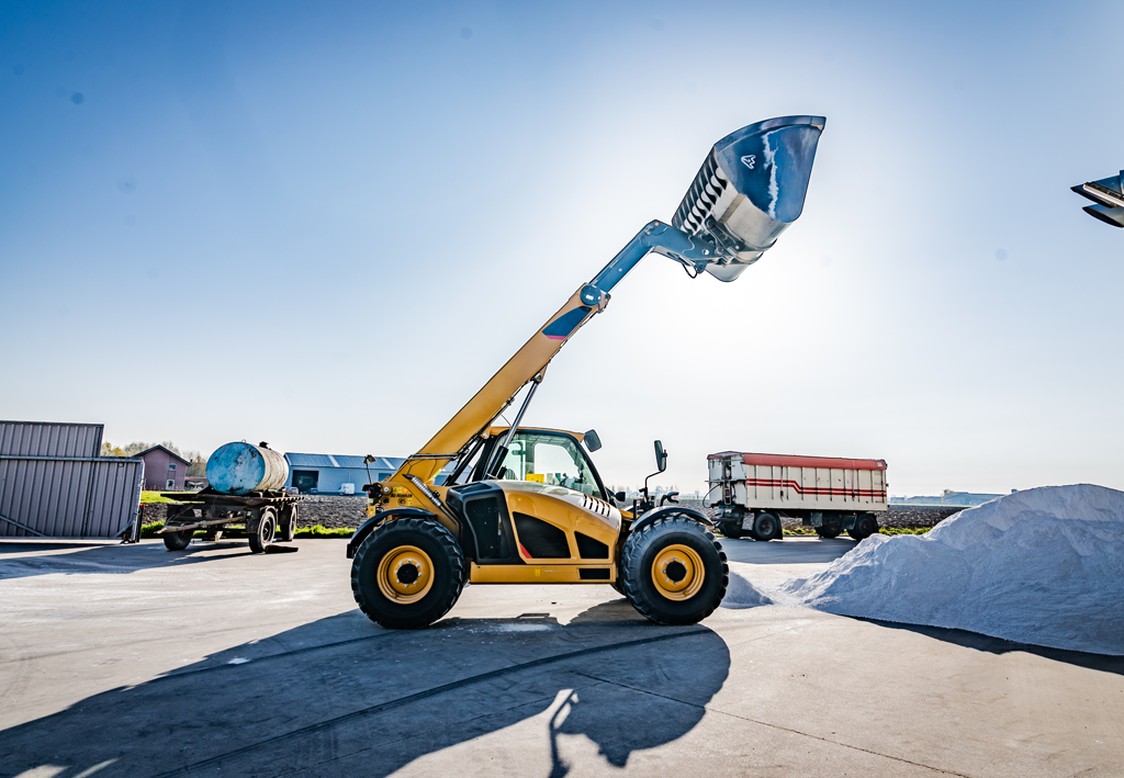 This is a telehandler with an installed mobile weighing system from RDS Weighing & Safety.